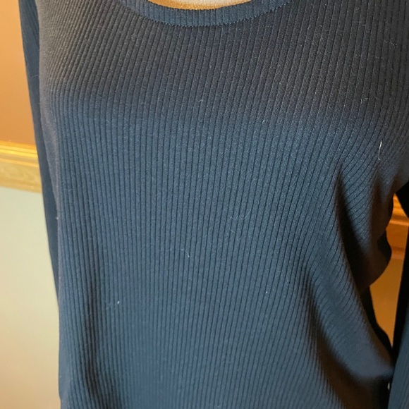 GAP Black Ribbed Top - Picture 5 of 10